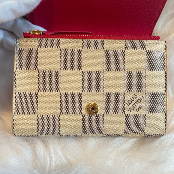 LV Ltd. Ed. Vivienne 2021 Holiday Victorine Wallet - Picture 4 of 16